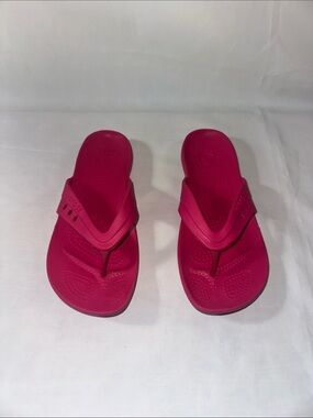 Crocs Flip Flops Pink Crush M8/W10 Lightweight Comfort Sandals